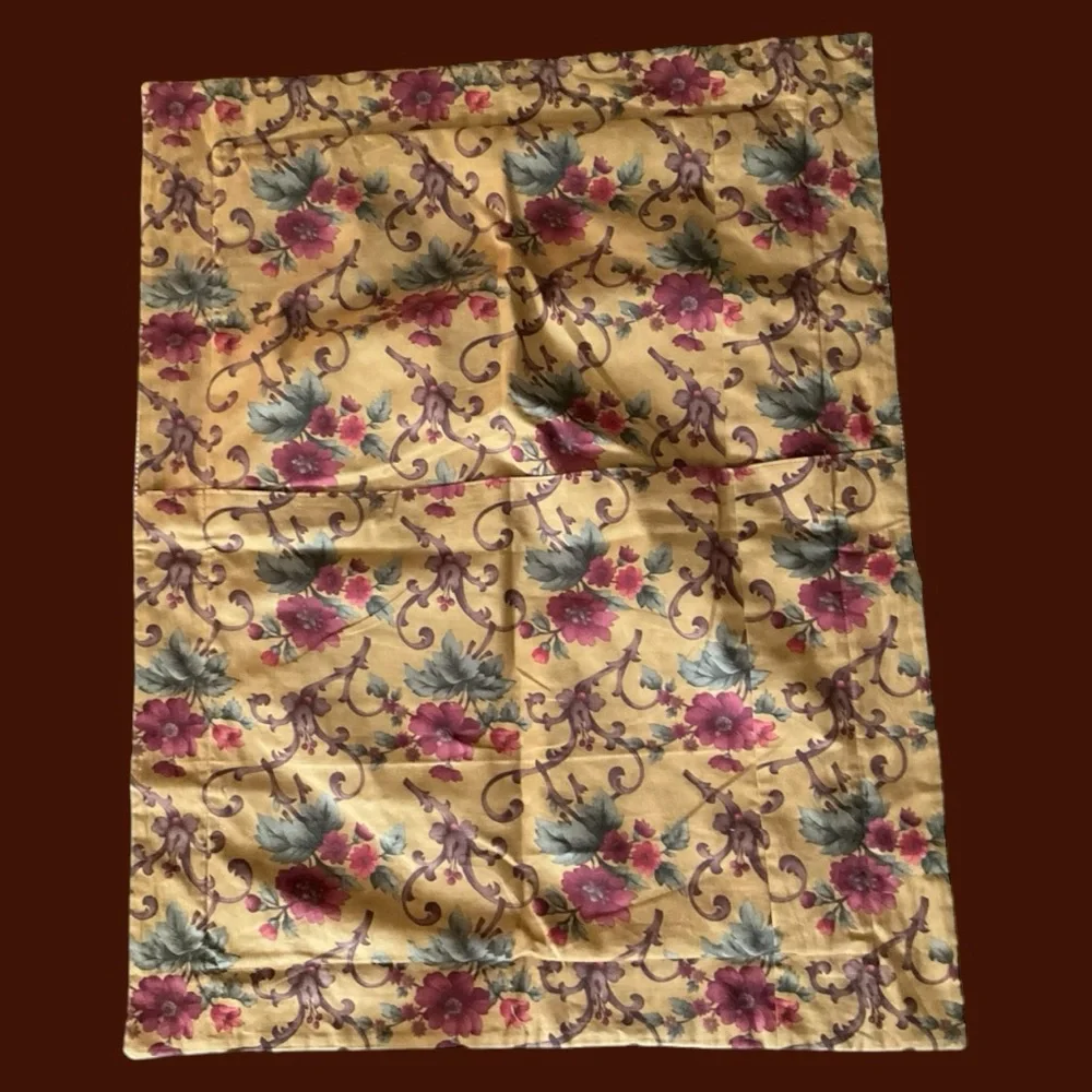 Set of 2 Pillow Shams | Rich Floral Victorian Style | Gingham Trim
